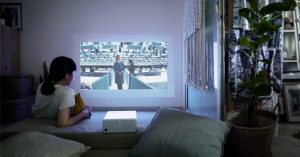 ความบันเทิงเหนือระดับในบ้านคุณกับโฮมโปรเจคเตอร์รุ่นใหม่ Epson EF-100W Epson EF-100W