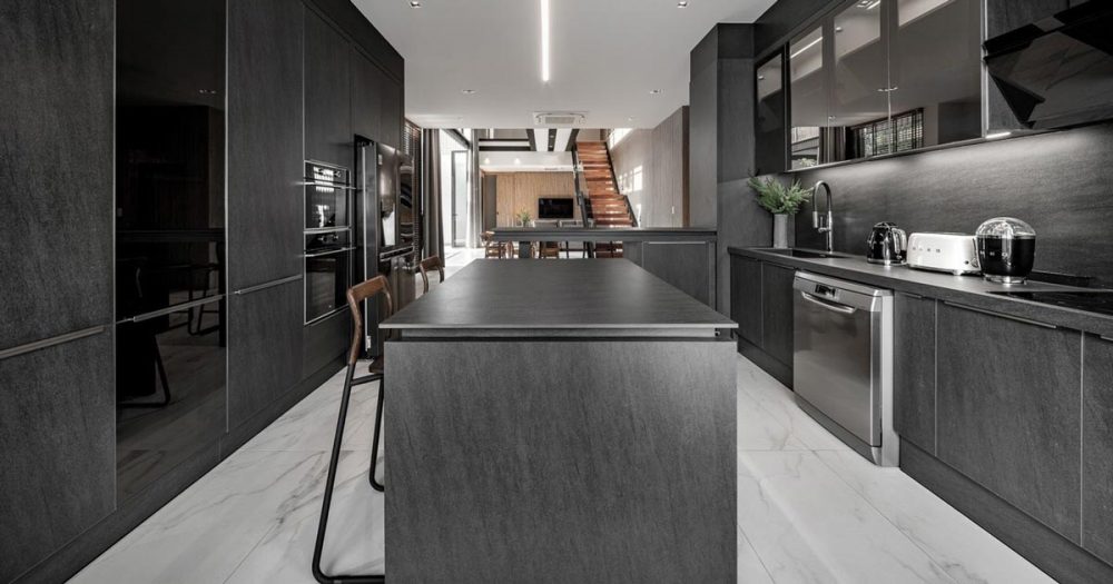 สร้างบ้านให้เป็นมุมปาร์ตี้ด้วยชุดครัวที่ออกแบบมาเพื่อ Chef ‘s table Kitchen living